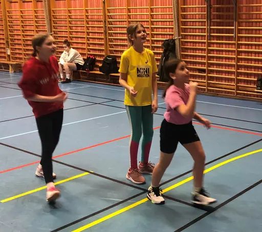 Supertjejerna is back! Uppvärmning, elvan, Laban samt fika som avslutning!