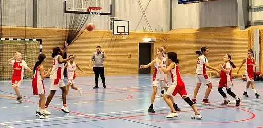 Supertjejerna tar en ny seger mot Blacke Nälsta