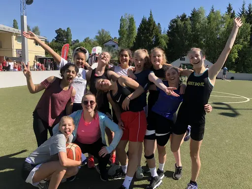 19/5-2018: Klubbens gemensamma säsongsavslutning i form av Streebasket blev för F04 väldigt lyckat både basketmässigt men också vattenkrigsmässigt!