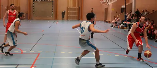 Herrarna mot Duga och Tureberg.