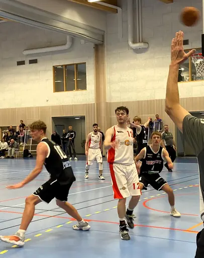 Vibys herrar i Div 2 besegrar Norrort!
