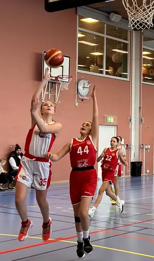 Vita laget avslutar grundserien med att slå Duvbo!
