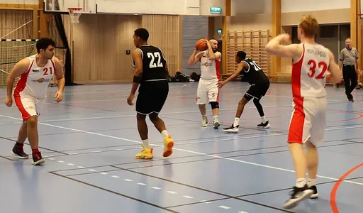 Vibyboysen trummar på till seger mot Aros