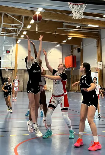 Segrarna mot Haga Haninge och match mot Sigtuna