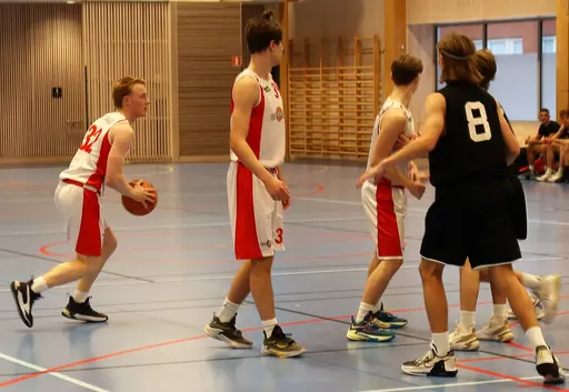 Vibyherrarna besegrar Norrort i en mycket välspelad match!