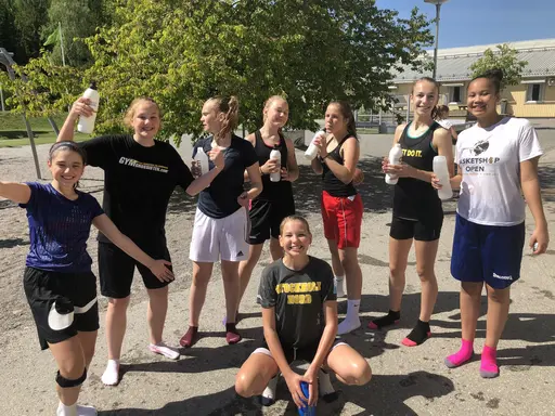 19/5-2018: Klubbens gemensamma säsongsavslutning i form av Streebasket blev för F04 väldigt lyckat både basketmässigt men också vattenkrigsmässigt!