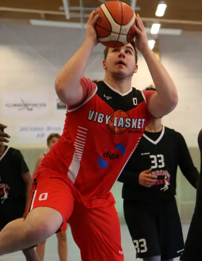 Adam snurrar upp Huddinge (Fotograf Mats Anderson)
