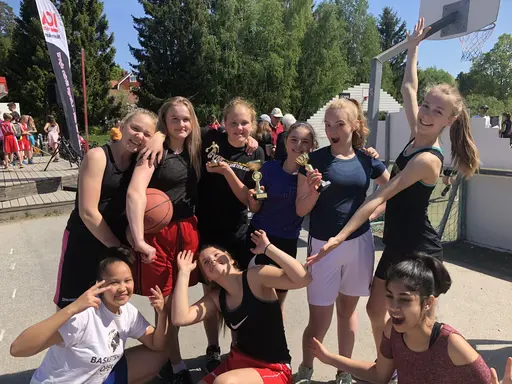 19/5-2018: Klubbens gemensamma säsongsavslutning i form av Streebasket blev för F04 väldigt lyckat både basketmässigt men också vattenkrigsmässigt!