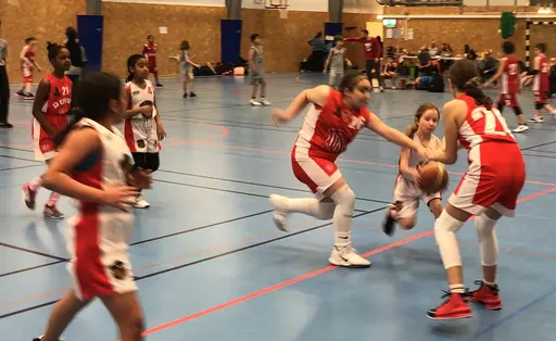 Supertjejerna mot Täby, lunchpaus samt mot Duvbo.