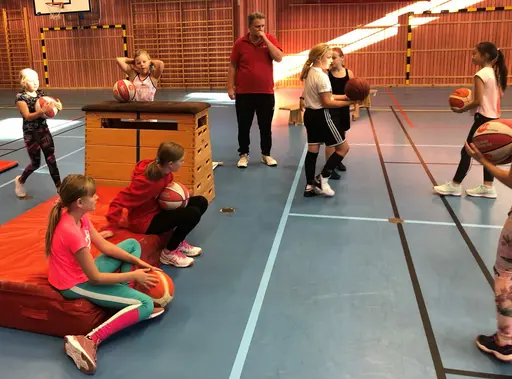 Martin bjöd supertjejerna på lite annorlunda träningsupplägg 1 september! Uppskattat!