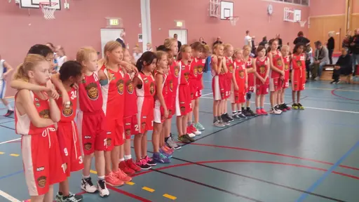 Bilder från både bänken, matcher och maten efteråt! 