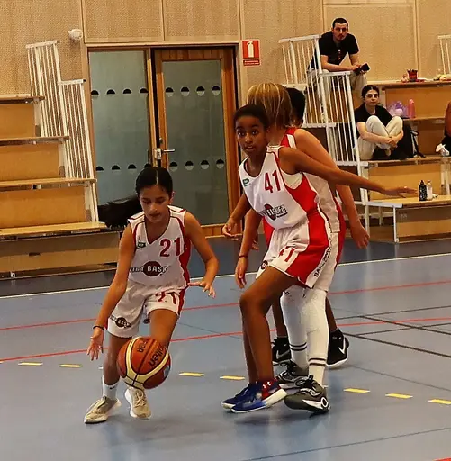 Supertjejerna besegrade Vibys P10 i första matchen för säsongen