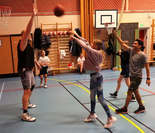 Tuffa tag mot föräldrarna i Runan!