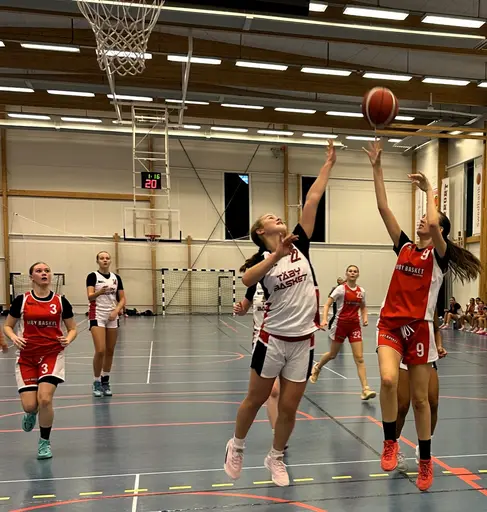 Röda laget efter segern mot Duvbo, Vita mot Central och en del bilder från Täbymatchen