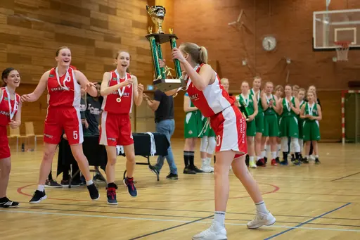 05/26-2019: Bilder från finalen i Lampe Open 2019 där vi van mot Finska Turun Riento (41-38) efter en jämn match! Matchens lirare blev #21 Amanda Unger!   Foto: Anders Tillgren  