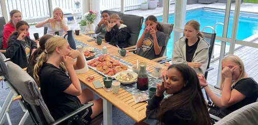 Den traditionella uppstarten i Augusti med Streetbasket (totalt +130 spelare o 60 ledare!) Fika och dopp i poolen efteråt