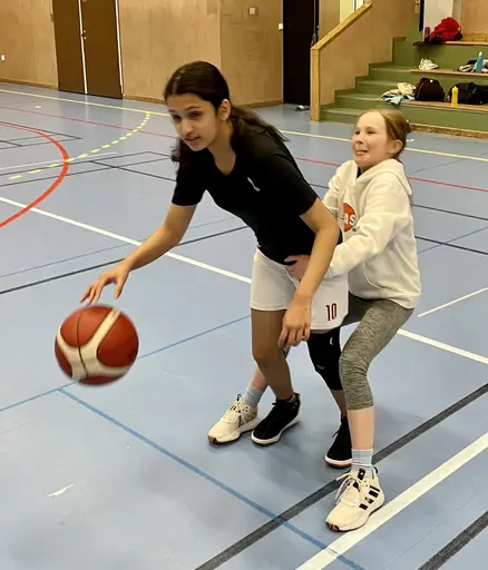 Tjejerna fick åter förmånen att ha Charlie som gästtränare - superkul!