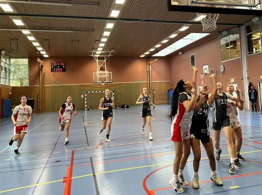 Röda laget som stort besegrade både Kungsholmen o AIK samt Vita som vann mot Frysen o gjorde en toppmatch mot Kungsholmen