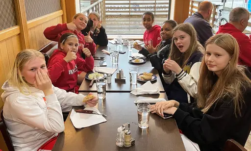 Var är bollen? Lunch för Röda laget, Nike på linjen, Peptalk!