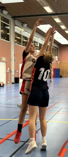 Vita laget besegrade först Vallentuna i U16 Nivå 3 och förlorade sedan knappt mot Duvbo i U15 Nivå 2