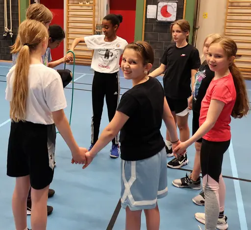 Vända matta, knuten, "rockringen", hoppet och pinnen!