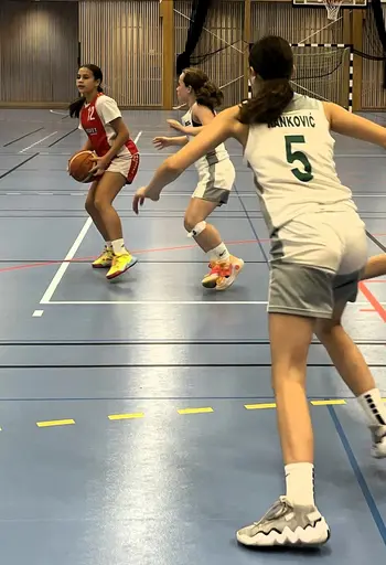 Supertjejerna in action på söndagskvällen mot Alvik