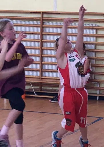 Taktik, full fart mot AIK, korvpaus, skott mot Central, avslutning!