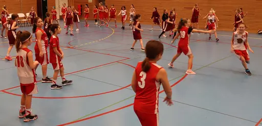 Gemensam lekuppvärmning, matchspel och lagfoto