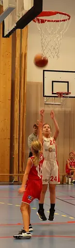 Supertjejerna kämpar bra mot Uppsala