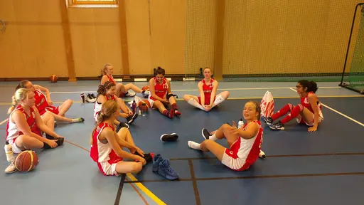 24/9-2017: BIlder från dagens träningsmatch mot Tureberg Lynx och firandet av en födelsedag efter matchen.