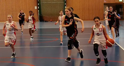 Supertjejerna kom 3:a i vår egna cup Bye-Bye EB som spelades i Sollentuna Sporthallar A o B