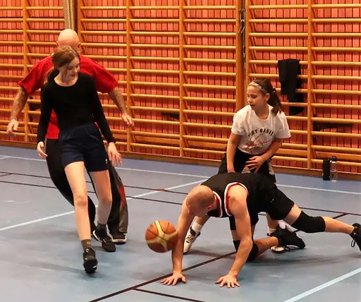 Tuffa tag mot föräldrarna i Runan!