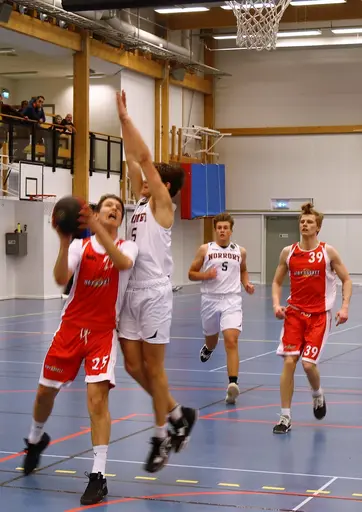 Vibys herrar besegrar Norrort efter förlängning