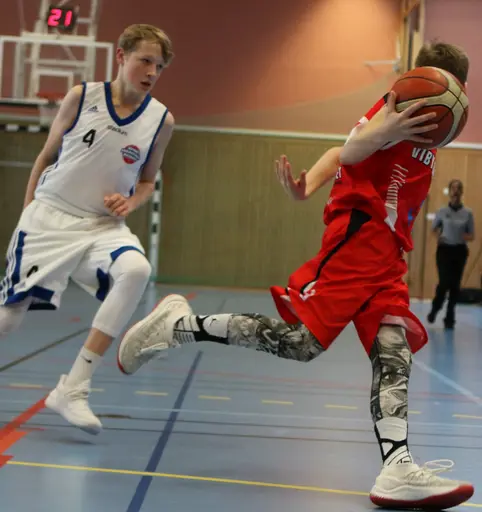 1. Albin dribblar (kolla bollens mjukhet!). 2. Vem där? 3. Jacob levererar boll (alla mot Sundsvall, feb 2018)