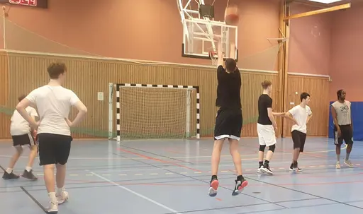 Full fart i Sollentuna Sporthall!