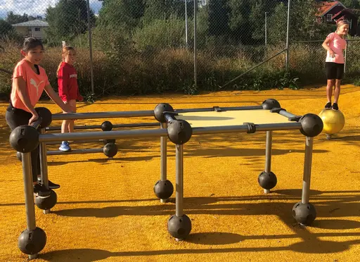 Lite parkourlek innan basketträningen