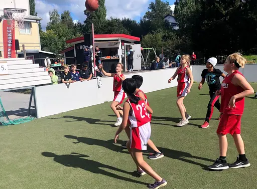 Full fart på Vibyplanen! 3 mot 3, vinnardunken, grill, kiosk, stress och vinnare!