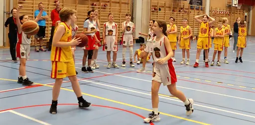 Återigen en härlig match mot Åkersbergagrabbarna! Stress-vinnaren o laget