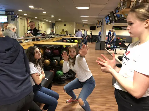 19/4-2018: Lyckad lagaktivitet i form av först lite plugg, sedan bowling och tillsist käk på Max. Mysig torsdag helt enkelt!