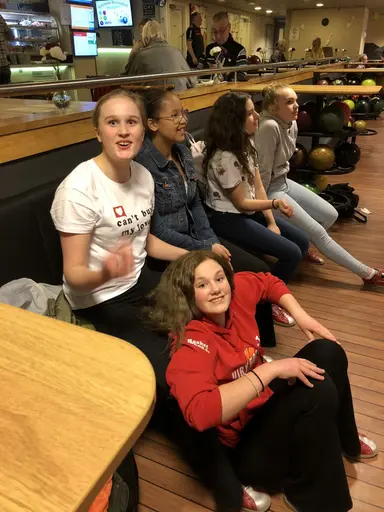 19/4-2018: Lyckad lagaktivitet i form av först lite plugg, sedan bowling och tillsist käk på Max. Mysig torsdag helt enkelt!
