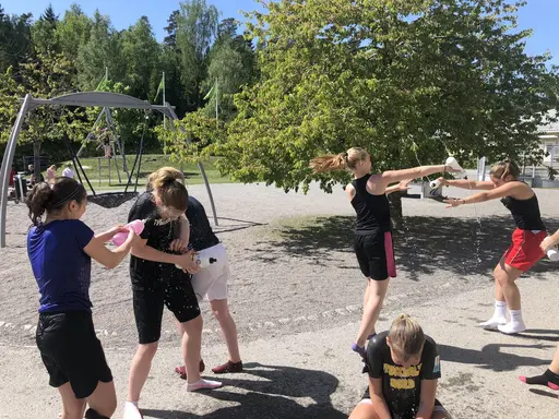 19/5-2018: Klubbens gemensamma säsongsavslutning i form av Streebasket blev för F04 väldigt lyckat både basketmässigt men också vattenkrigsmässigt!