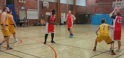 Segermaskinen rullar på, denna gång i Brännkyrkahallen mot IK Hephata