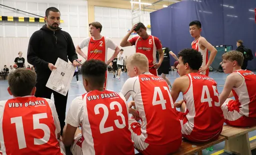 Bildserie från Göteborgs basketfestival där P08 Röd deltog i maj 2022