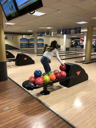 19/4-2018: Lyckad lagaktivitet i form av först lite plugg, sedan bowling och tillsist käk på Max. Mysig torsdag helt enkelt!