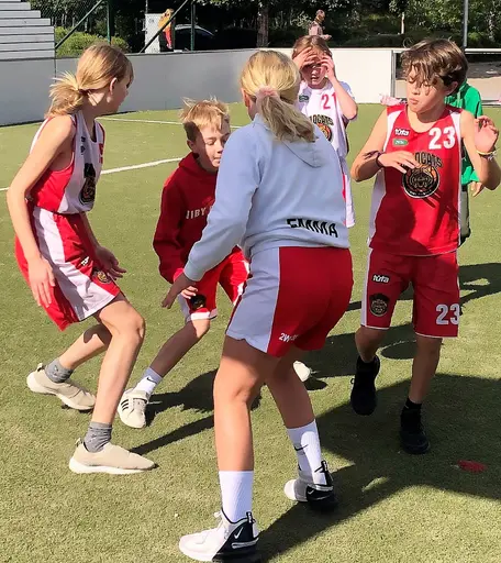 Full fart på Vibyplanen! 3 mot 3, vinnardunken, grill, kiosk, stress och vinnare!