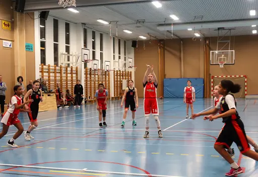 En skön batalj i Sigtuna för supertjejerna som slutade med seger