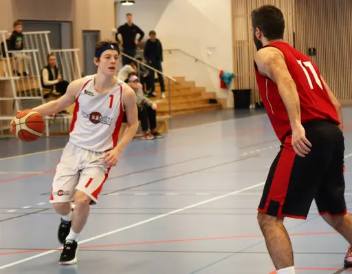 Vibyboysen springer ifrån Duvbo i en härligt svänging match!