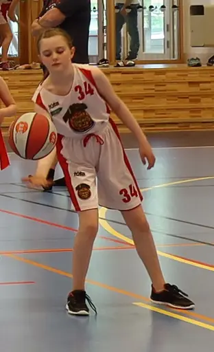 Supertjejerna in action i den avslutande träningsmatchen mot F09