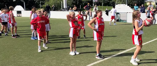 Intensivt 3 mot 3-spel på Vibyplanen, bad, fika o film!