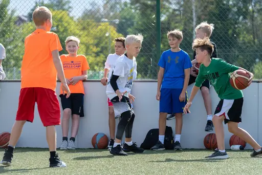 Massor med basket o aktiviteter (Fotograf: Anders Tillgren)